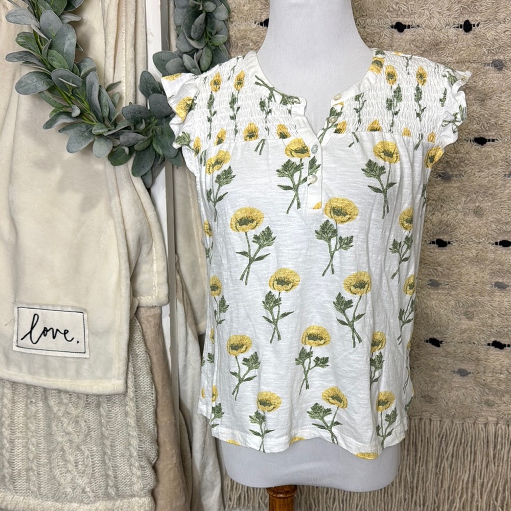 Lucky Brand Ruffled Cap Sleeve floral Blouse in White and Yellow size S